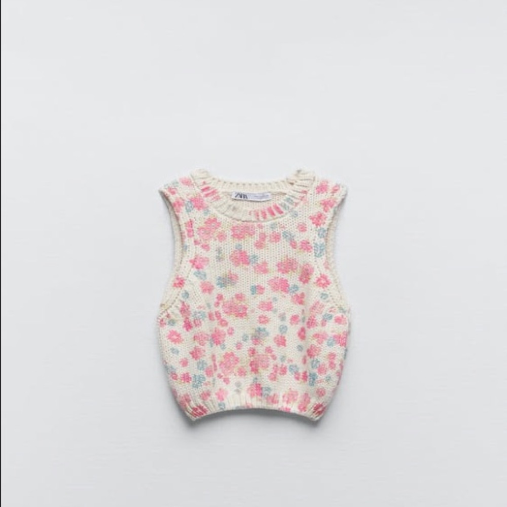 FLORAL JACQUARD KNIT CROP TOP